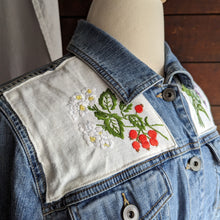 Load image into Gallery viewer, Patchwork Cat &amp; Flower Embroidery Denim Jacket

