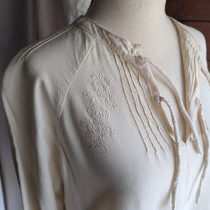 90s Vintage Cream Embroidered Loose Peasant Blouse