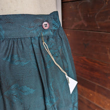 Load image into Gallery viewer, 90s Vintage Dark Green Leafy Maxi Skirt
