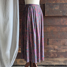 Load image into Gallery viewer, 90s Vintage Pastel Purple Paisley Maxi Skirt
