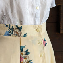 Load image into Gallery viewer, 90s Vintage Plus Size Embroidered White Linen Shirt
