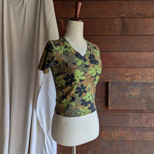 Load image into Gallery viewer, 90s Vintage Green and Brown Floral Print Tee
