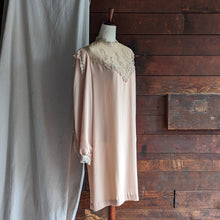 Load image into Gallery viewer, 70s Vintage Peach Crepe and Lace Dress
