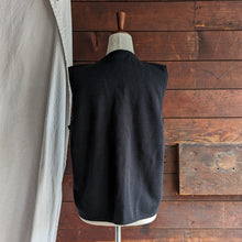 Load image into Gallery viewer, 90s Vintage Black Acrylic Vest with Leaves
