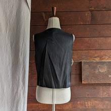 Load image into Gallery viewer, 90s Vintage Black Floral Vest

