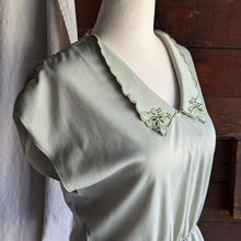Load image into Gallery viewer, 70s Vintage Sage Green Sleeveless Top
