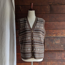 Load image into Gallery viewer, 90s Vintage Brown and White Acrylic Sweater Vest
