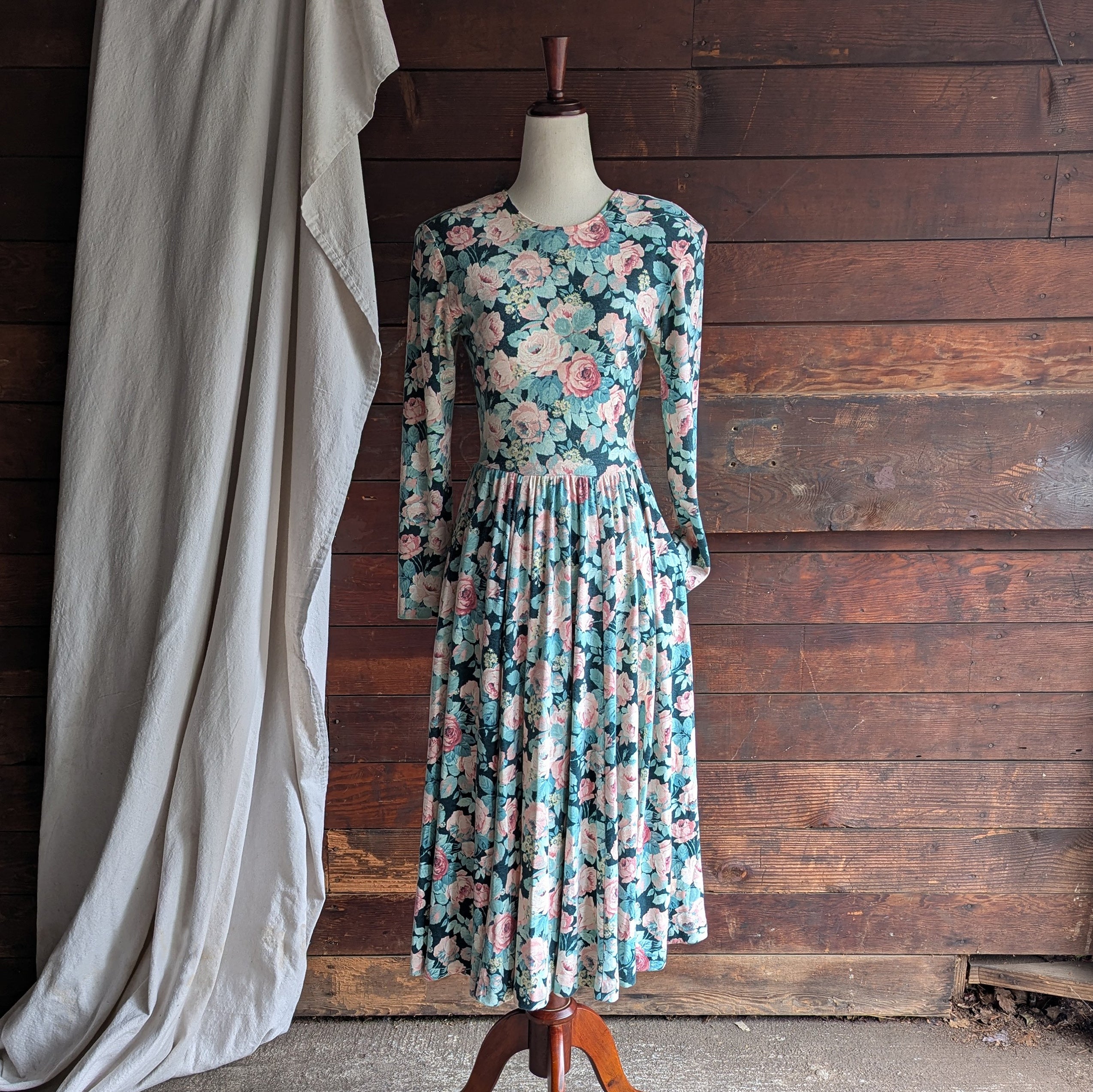90s Vintage Jersey Knit Rose Dress – Forager Vintage