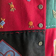 Load image into Gallery viewer, 90s Vintage Plus Size Patchwork Embroidered Vest
