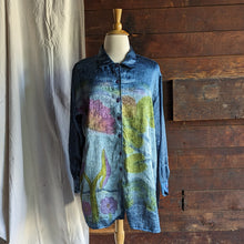 Load image into Gallery viewer, 90s Vintage Plus Size Blue Crinkle Polyester Blouse
