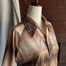 Load image into Gallery viewer, 70s Vintage Brown Polyester Popover Mens Shirt
