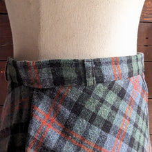 Load image into Gallery viewer, 70s/80s Vintage Wool/Flax Plaid Maxi Skirt
