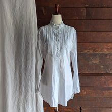 Load image into Gallery viewer, 90s Vintage White Cotton Pintuck Blouse
