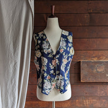 Load image into Gallery viewer, 90s Vintage Navy Floral Rayon Vest
