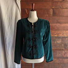 Load image into Gallery viewer, 90s Vintage Green Velvet Jacket
