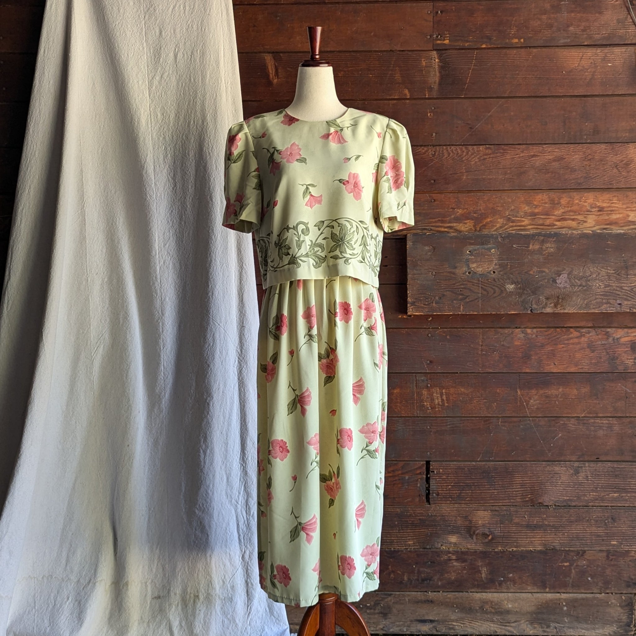 90s green dress Vintage 90s Green Floral Print Sleeveless Midi Dress / Vintage Green Summer Dress / Chartreuse Vintage Dress / Scandinavian Forest