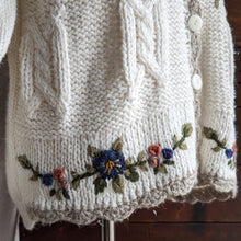 Load image into Gallery viewer, 90s Vintage Cream and Floral Embroidered Cardigan
