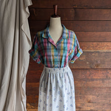 Load image into Gallery viewer, 90s Vintage Lightweight Plaid Short Sleeve Shirt
