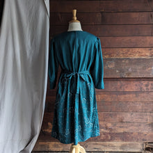 Load image into Gallery viewer, 90s Vintage Plus Size Layered Green Dress
