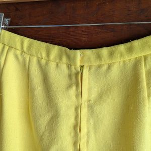 70s Vintage Yellow Daisy Shorts