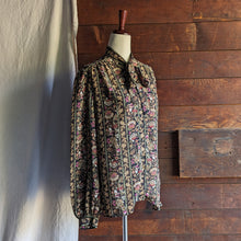 Load image into Gallery viewer, 80s Vintage Floral Stripe Polyester Blouse
