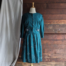Load image into Gallery viewer, 90s Vintage Plus Size Layered Green Dress
