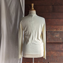 Load image into Gallery viewer, Vintage Off-White Acrylic Knit Sweater
