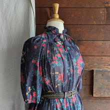 Load image into Gallery viewer, 70s Vintage Plus Size Black Floral House Dress
