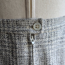 Load image into Gallery viewer, 80s Vintage White and Black Tweed Midi Skirt
