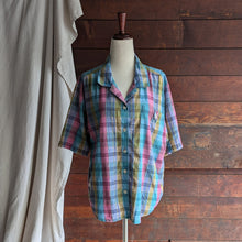 Load image into Gallery viewer, 90s Vintage Lightweight Plaid Short Sleeve Shirt

