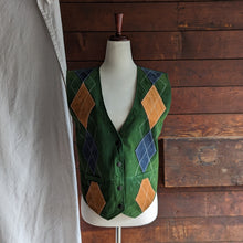 Load image into Gallery viewer, 90s Vintage Green Suede Argyle Vest
