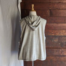 Load image into Gallery viewer, 90s Vintage Plus Size Sleeveless Grey Rayon Top
