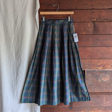 Load image into Gallery viewer, 80s/90s Vintage Green Plaid Pleated Maxi Skirt
