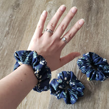 Load image into Gallery viewer, Navy Floral Print Scrunchies
