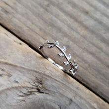Load image into Gallery viewer, Sterling Silver Curved Vine Ring
