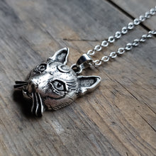 Load image into Gallery viewer, Chunky Mystic Cat Necklace
