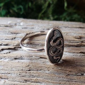 Sterling Silver Snake Relief Ring (size 7-8)