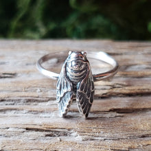 Load image into Gallery viewer, Sterling Silver Cicada Ring (size 7-8)
