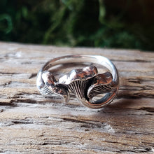 Load image into Gallery viewer, Sterling Silver Chanterelle Mushroom Ring (size 7)
