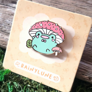 Mushroom Hat Frog Enamel Pin