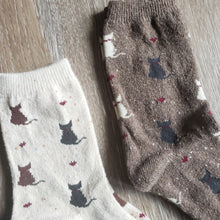 Load image into Gallery viewer, Thick Cat Pattern Socks
