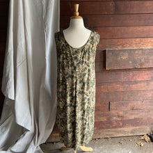 Load image into Gallery viewer, 90s Vintage Plus Size Leafy Rayon Dress
