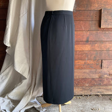 Load image into Gallery viewer, 90s Vintage Black Poly/Twill Blend Maxi Skirt
