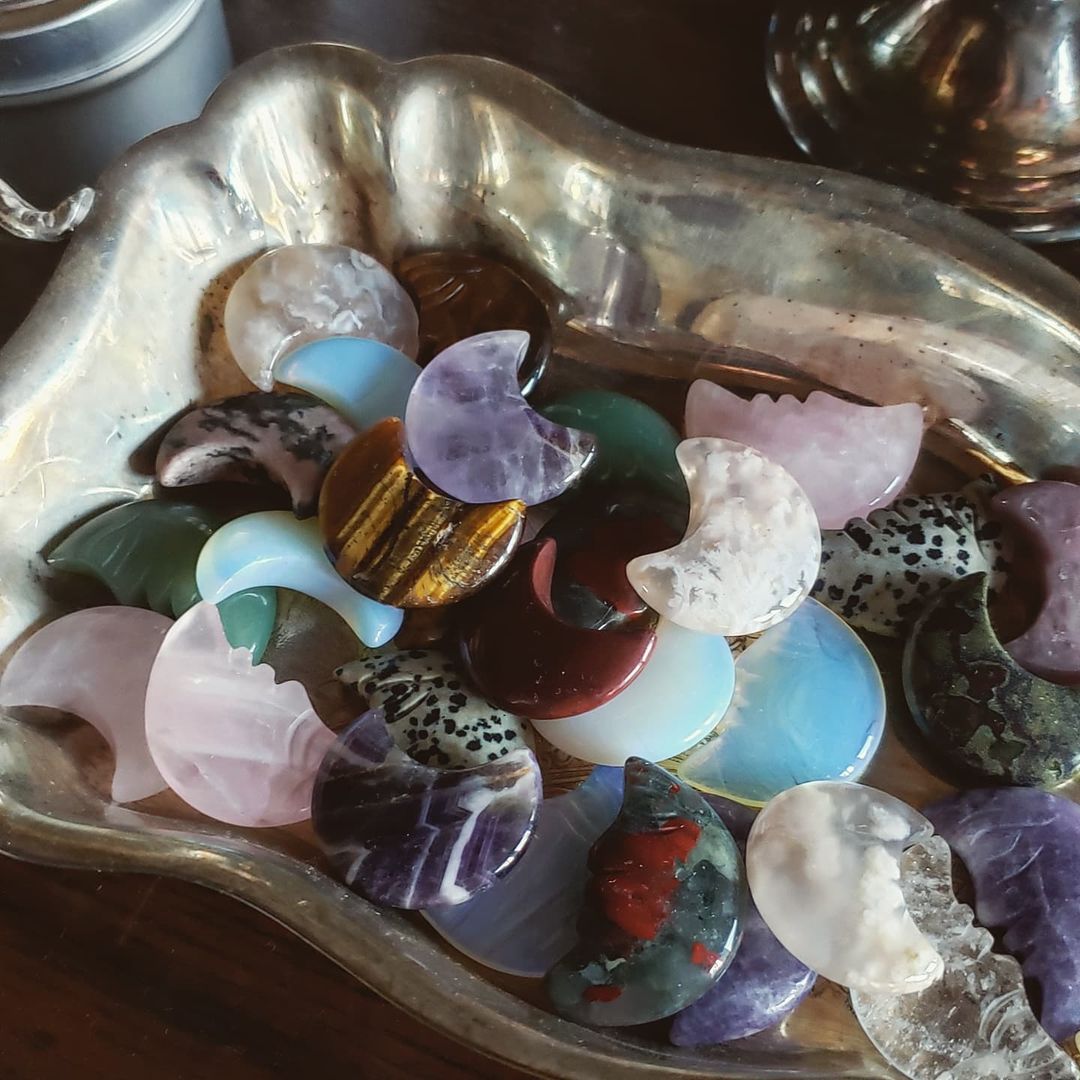 Polished Moon Palm Stone
