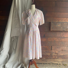Load image into Gallery viewer, 80s Vintage Floral Print Dress w/ Pockets
