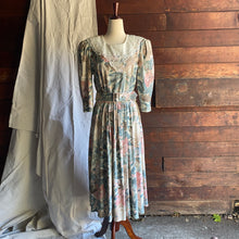 Load image into Gallery viewer, 80s Vintage A-line Maxi Dress with Belt
